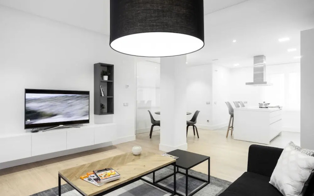 Velazquez Apartments by FlatSweetHome