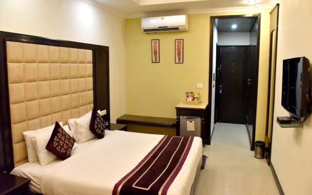 OYO 2148 Hotel Metro 43