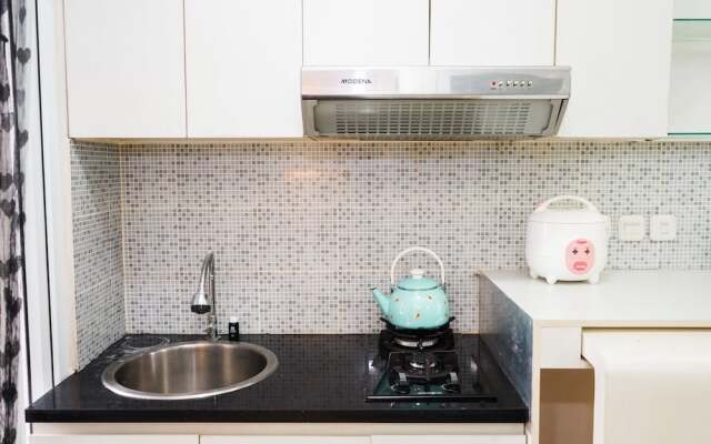 Homey 1BR with City View at Green Pramuka Apartment By Travelio