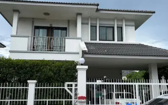 Elly's Home. Convenience & Serenity
