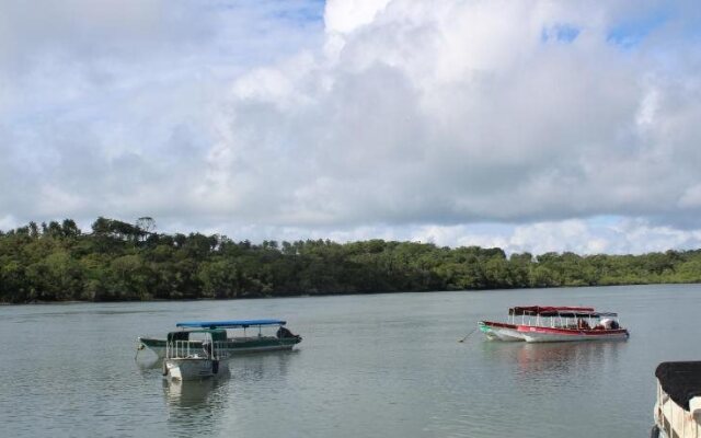 Roxy Fishing Club Y Hotel