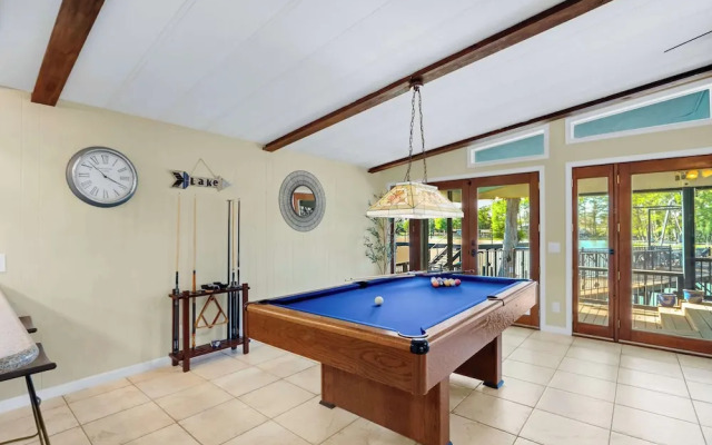 Beautiful and Relaxing Lakefront Getaway