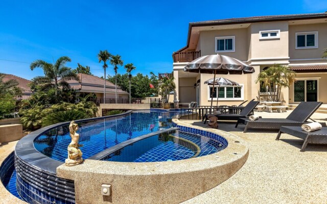 5 Bedroom Pool Villa Close To Town H5