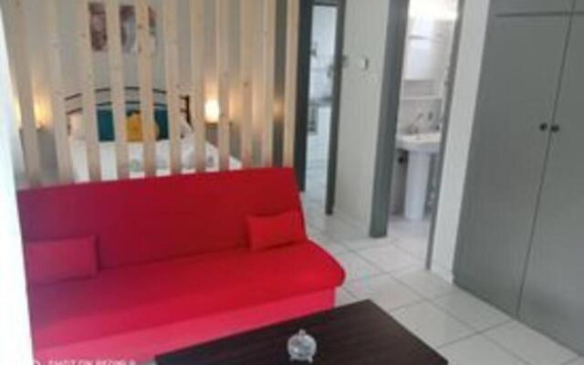 Lemon - HappyHostGr - Downtown Apartment