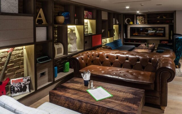 Holiday Inn London Camden Lock by IHG