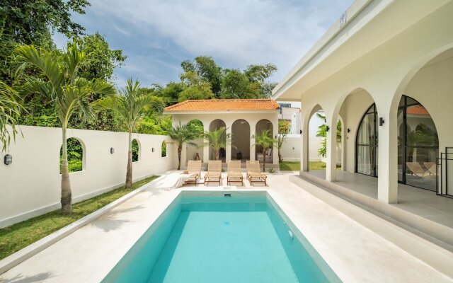 Tropical 3BR Villa in Canggu