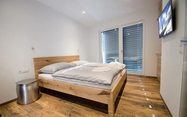 Superb Alpine Lodges Zell am See 6-8pax