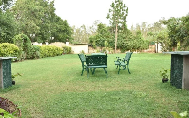 Remarkable 6-bedroom Farmhouse in South Delhi