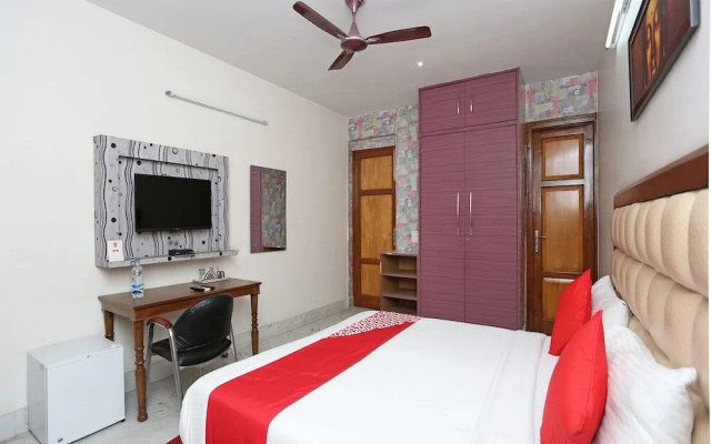 OYO 14445 Cyber Inn