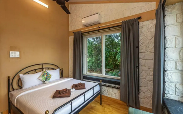 SaffronStays Blue Infinitum, Pawna