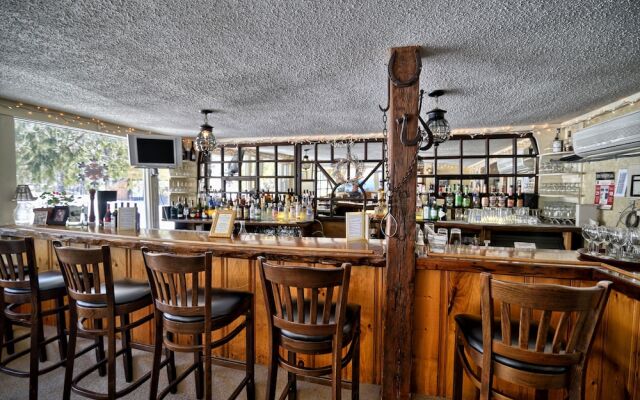 Darby Field Inn & Restaurant