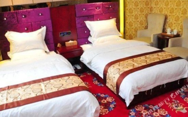 Longqing Business Hotel