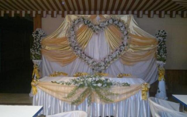 Sadky Hotel and Restaurant