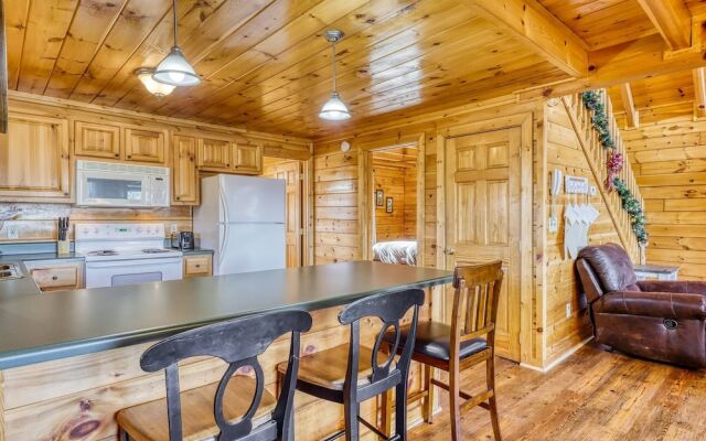 Cozy Bear 2 Bedroom Cabin