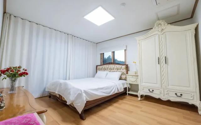 Jeju Bunker Hotel & Resort