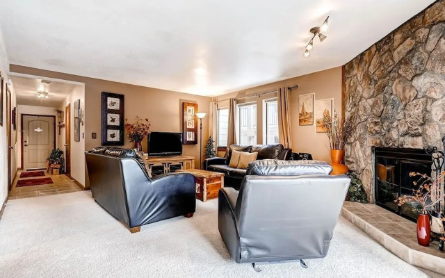 Park Place 101c 2 Bedroom Condo by RedAwning