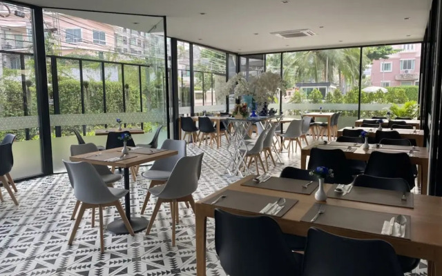 Almas Hotel Bangkok
