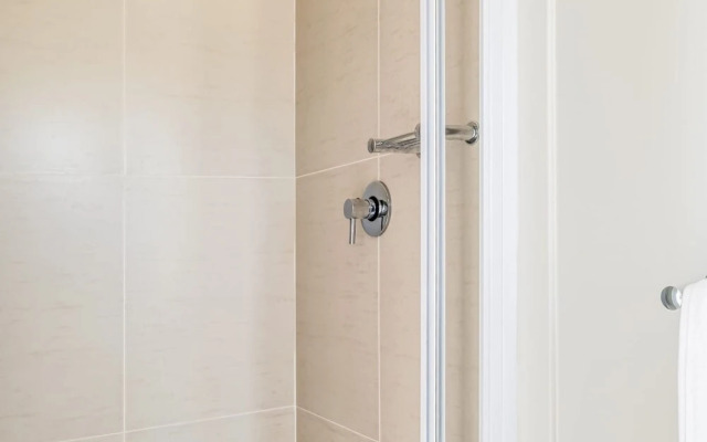 Alluring Seaside Retreat w Pool Stella di Mare