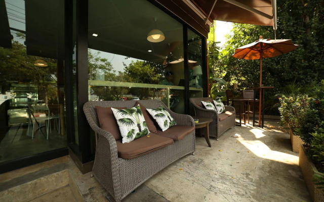 The Peaberry Explorer Hotel