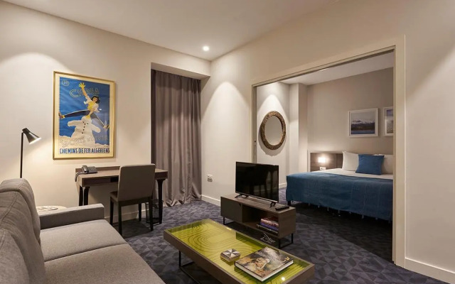 M Suite Hotel