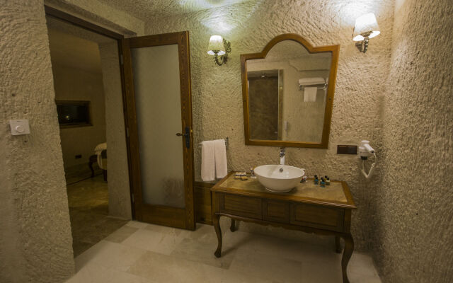 Artemis Cave Suites - Adults Only