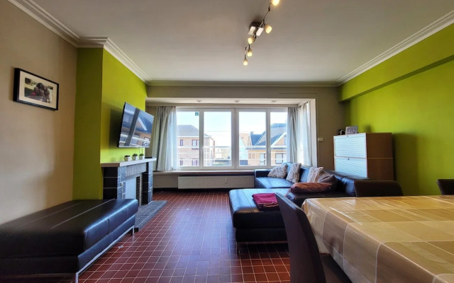 Apartment Near the Beach in Vibrant Area