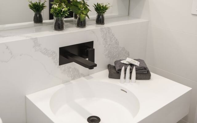 Harvard Apartments by Ready Set Host