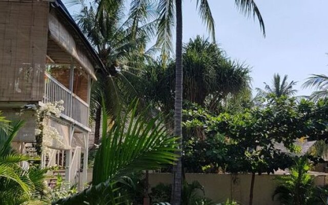 White Coconut Cottage