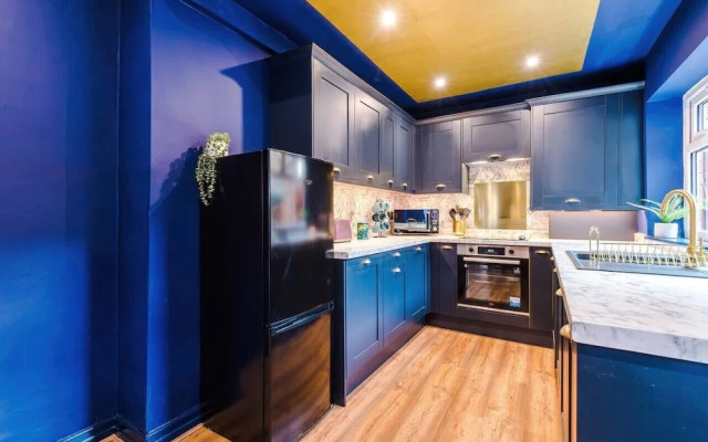 Large 5 Bedroom Home perfect for groups