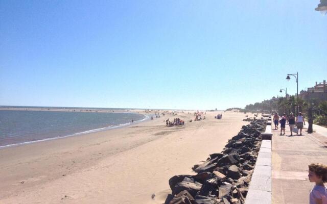 Apartment on The Beach Front with Free WIFI and Air Conditioning