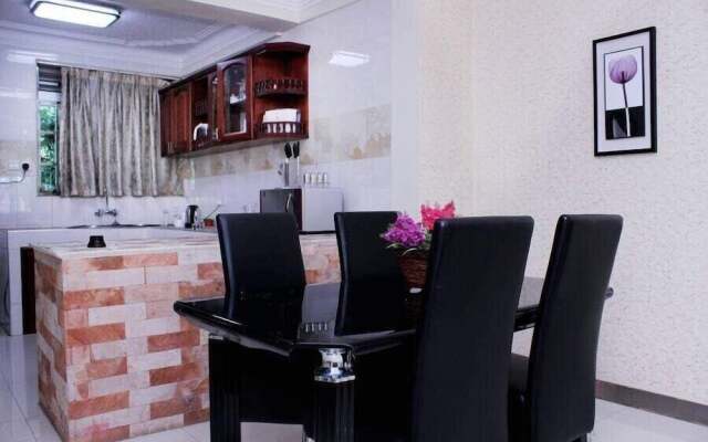 Lake Victoria Masionettes