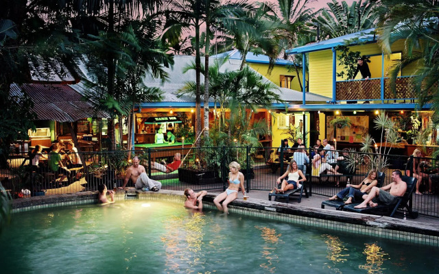 Calypso Backpackers