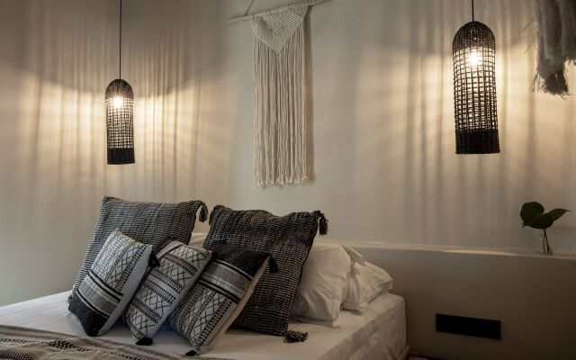 Seesoo Paros Beachfront Resort