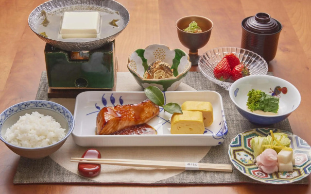 Gion Shinmonso