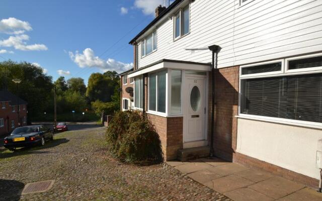 Charming 1 bed riverside apartment