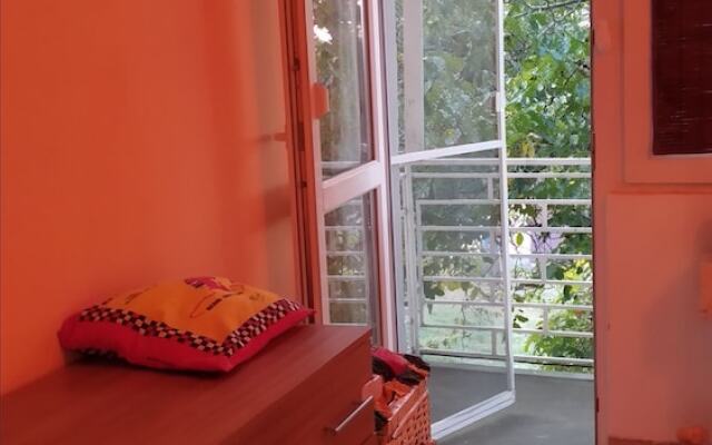 Snug Apartment at foot of mountain