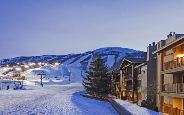 Snow Flower 078 3 Bedroom Condo by RedAwning