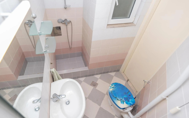 Palm garden apartment in center with big terrace