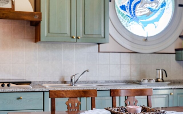 Traditional Apartment in Monte Isola near Lake Beach