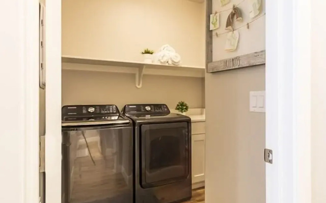 Escondido Escape 3 Bedroom Townhouse