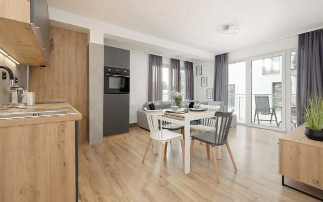 Kapitański Mostek by Renters