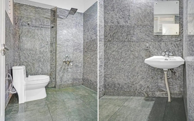 Capital O 93138 Rayan Plaza