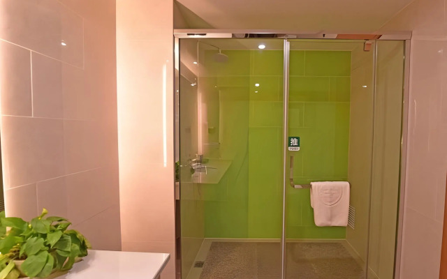 GreenTree Inn Tongxiang Chongfuzhen World Fur Center Branch