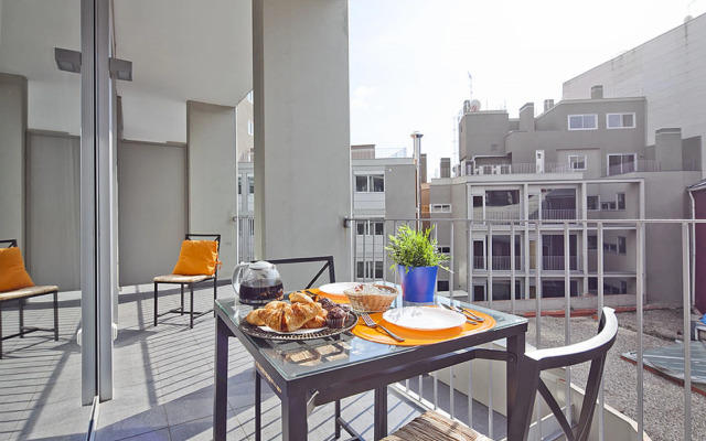 Charmsuites Paralel Apartments