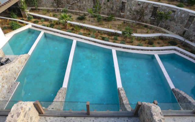 Aeonic Suites and Spa