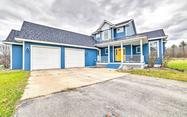 Bellaire Home w/ Game Room & On-site Snow Trails!