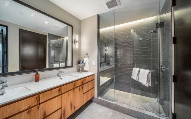 One Snowmass - Snowmass Mountain Lodging