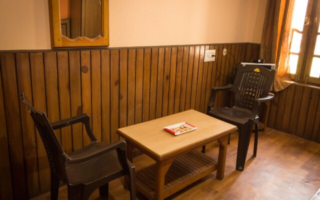 OYO 13342 Home Cozy Stay Naddi