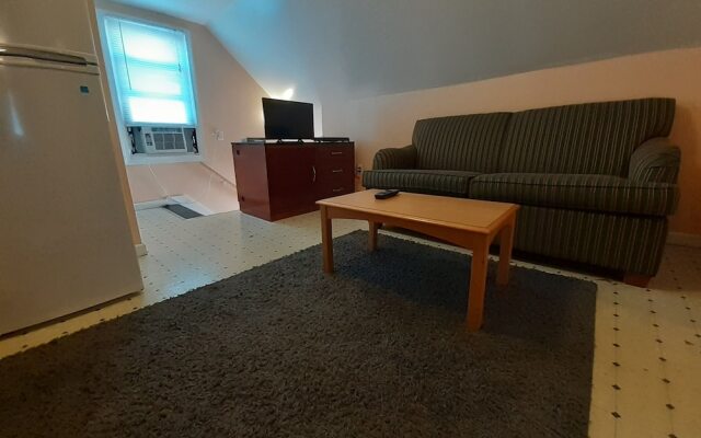 Atlantic Breeze Motel & Apartments