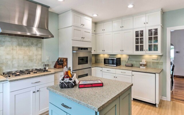 Walkable New Haven Retreat w/ Ocean Views!
